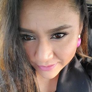 Meet your Posher, Elvia